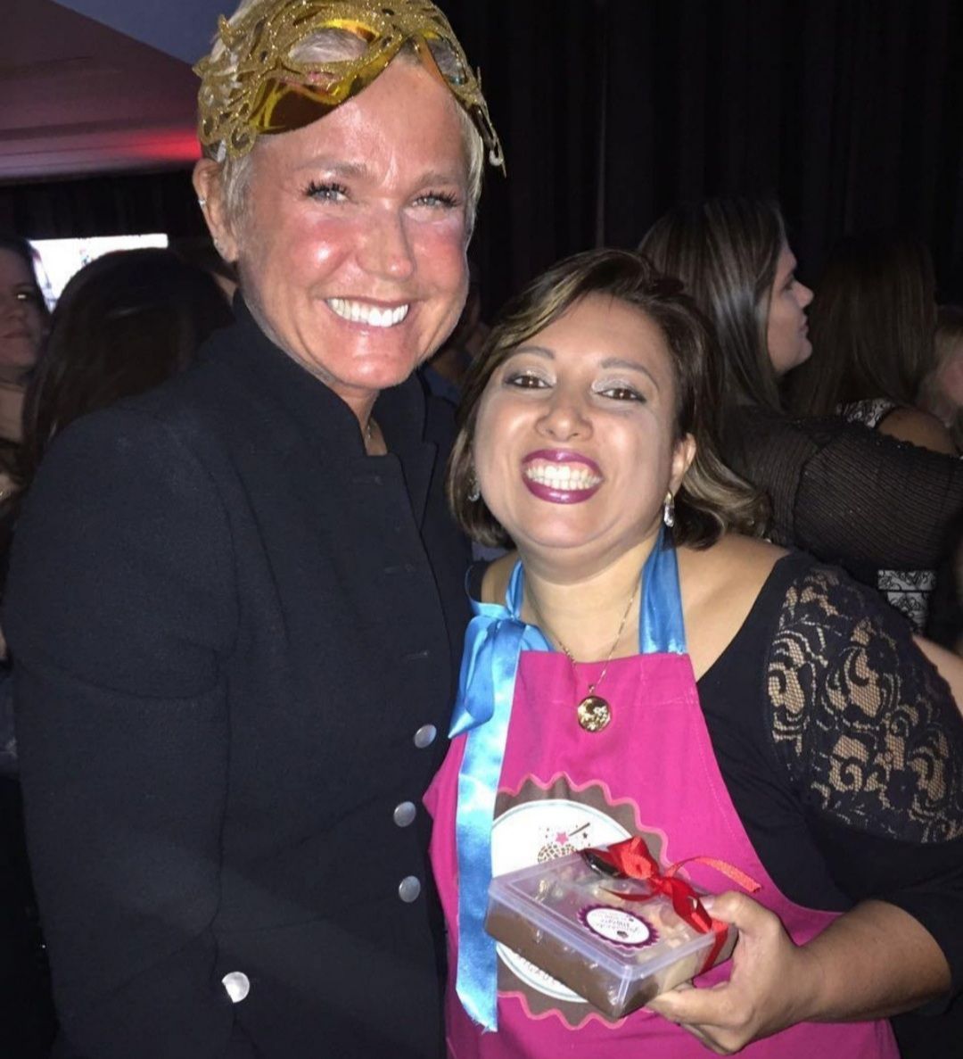 Renata Reis com Xuxa Meneghel